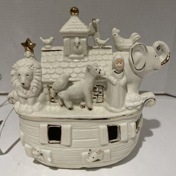 Noah’s Ark with Santa Accent Light Ivory Porcelain Holiday Christmas 8" JCPenney - Picture 3 of 16